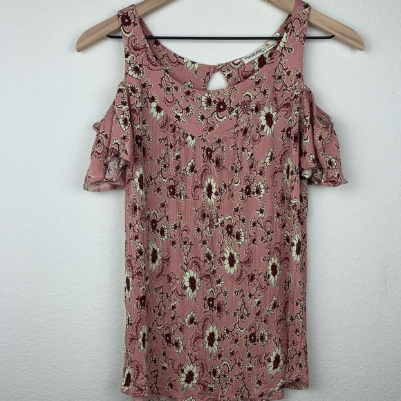 Perfect Cold Shoulder Top - Picture 1 of 3